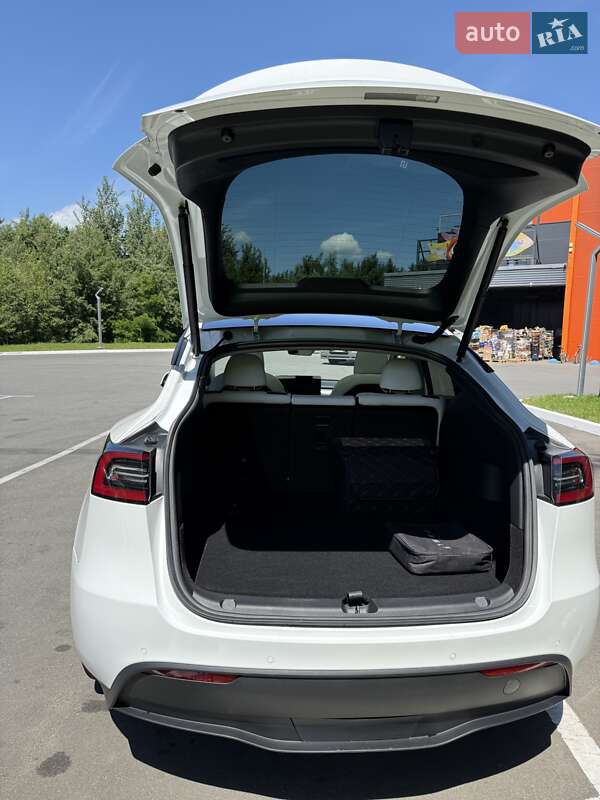 Внедорожник / Кроссовер Tesla Model Y 2021 в Киеве
