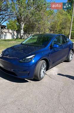 Позашляховик / Кросовер Tesla Model Y 2024 в 