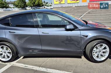 Позашляховик / Кросовер Tesla Model Y 2023 в 