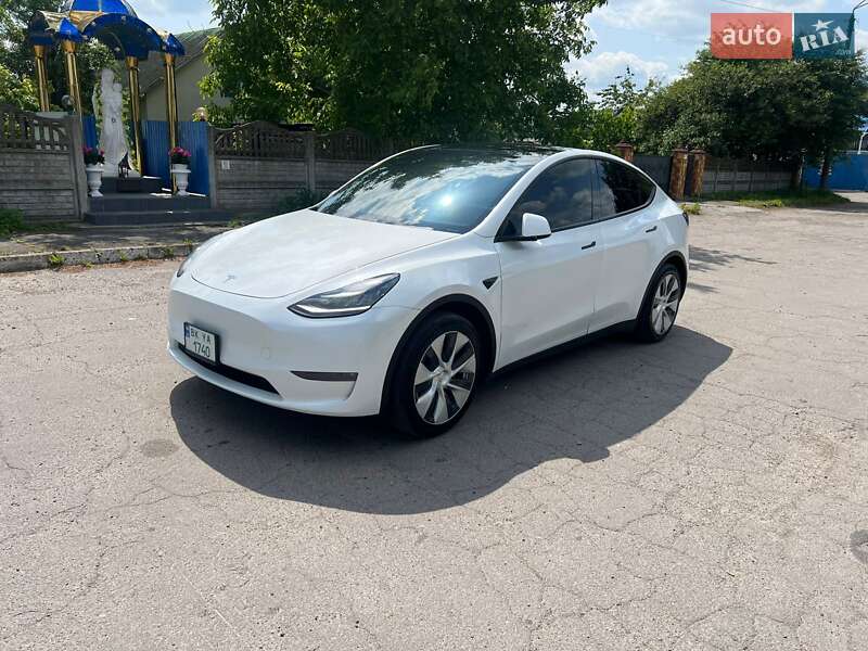 Tesla Model Y 2020