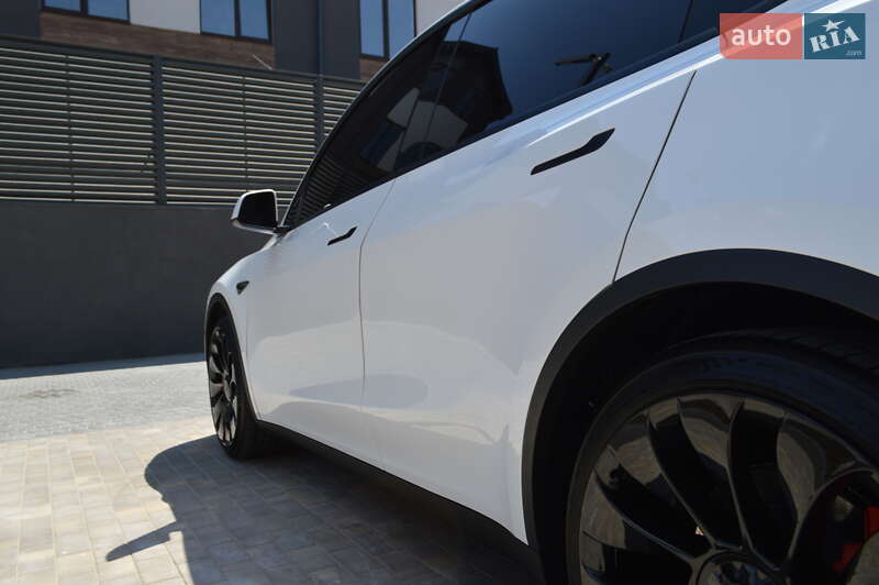 Позашляховик / Кросовер Tesla Model Y 2021 в Одесі