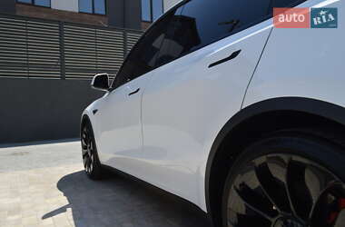 Внедорожник / Кроссовер Tesla Model Y 2021 в 