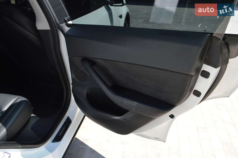 Позашляховик / Кросовер Tesla Model Y 2021 в Одесі