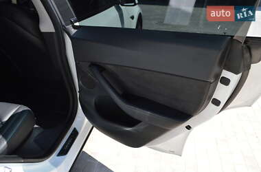 Внедорожник / Кроссовер Tesla Model Y 2021 в 