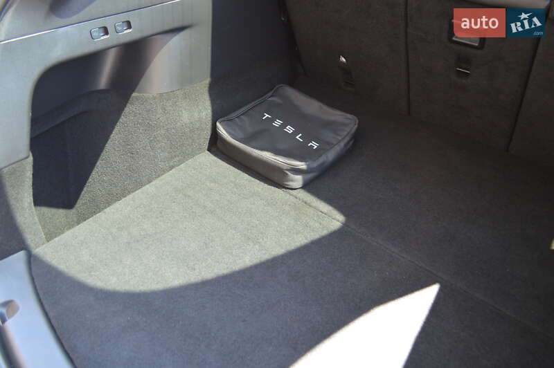 Позашляховик / Кросовер Tesla Model Y 2021 в Одесі