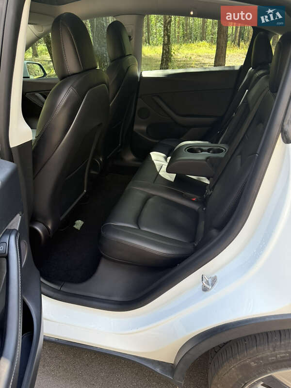 Внедорожник / Кроссовер Tesla Model Y 2022 в Ирпене