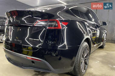 Позашляховик / Кросовер Tesla Model Y 2023 в 