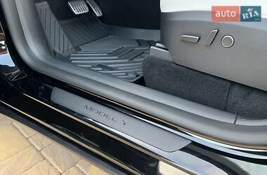 Внедорожник / Кроссовер Tesla Model Y 2023 в 
