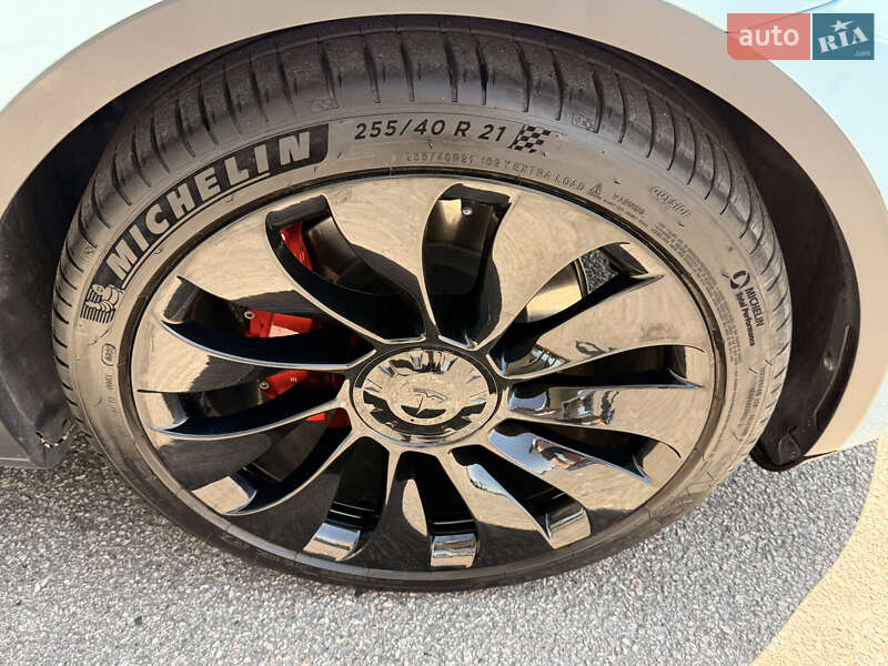 Внедорожник / Кроссовер Tesla Model Y 2022 в Днепре