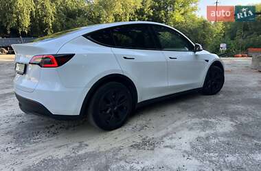 Позашляховик / Кросовер Tesla Model Y 2024 в 