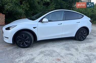Позашляховик / Кросовер Tesla Model Y 2024 в 