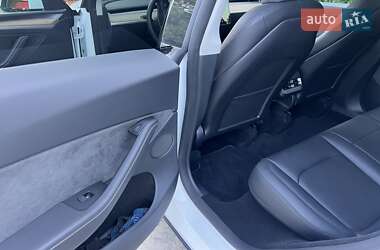 Позашляховик / Кросовер Tesla Model Y 2024 в 