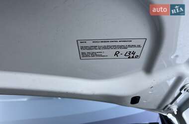 Позашляховик / Кросовер Tesla Model Y 2024 в 