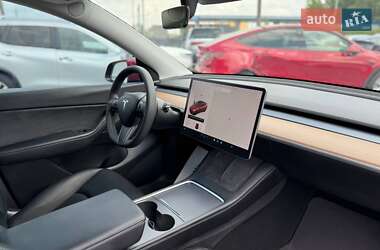 Внедорожник / Кроссовер Tesla Model Y 2021 в 
