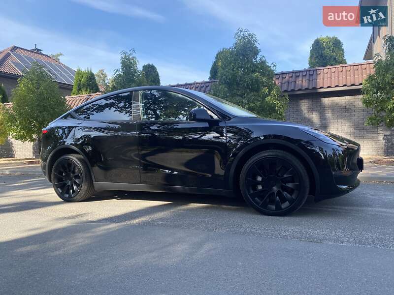 Внедорожник / Кроссовер Tesla Model Y 2023 в Киеве