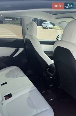 Внедорожник / Кроссовер Tesla Model Y 2021 в 