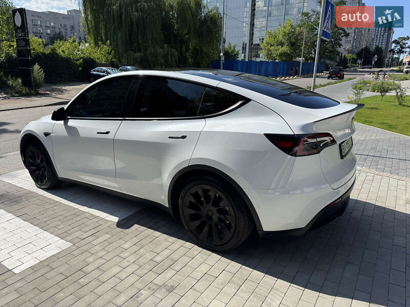 Позашляховик / Кросовер Tesla Model Y 2021 в Києві