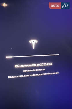Позашляховик / Кросовер Tesla Model Y 2024 в 
