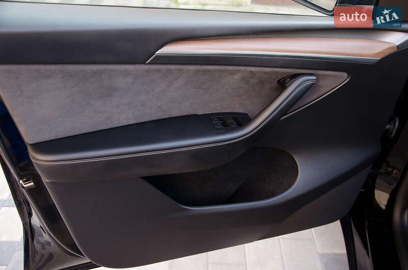 Позашляховик / Кросовер Tesla Model Y 2022 в Києві