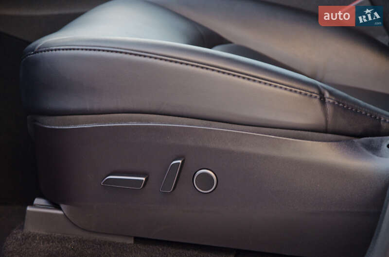 Позашляховик / Кросовер Tesla Model Y 2022 в Києві