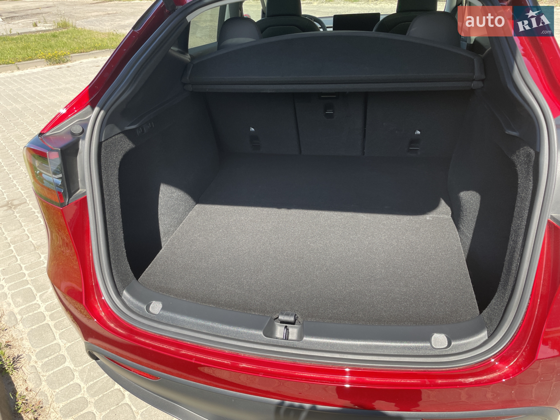 2024 Tesla Model Y - мініатюра 23