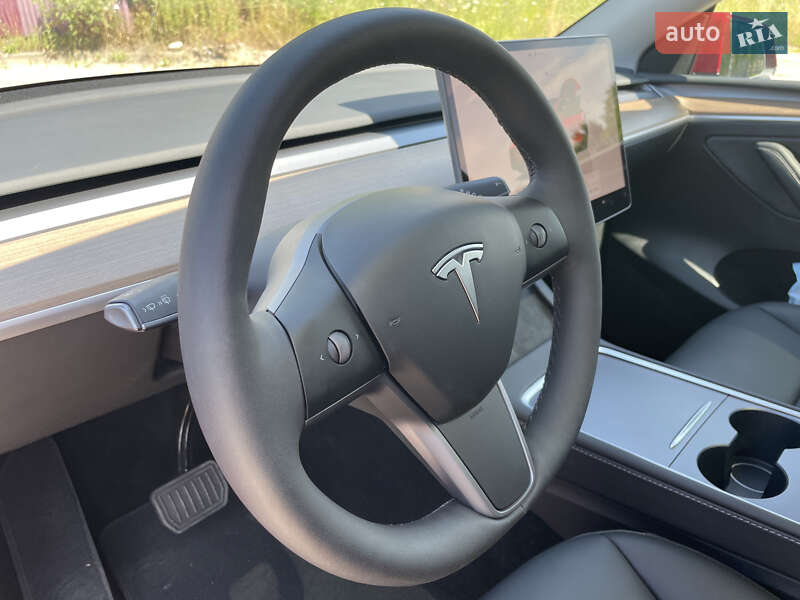 Внедорожник / Кроссовер Tesla Model Y 2024 в Львове