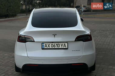 Внедорожник / Кроссовер Tesla Model Y 2021 в 