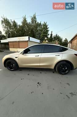 Позашляховик / Кросовер Tesla Model Y 2023 в 