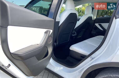 Позашляховик / Кросовер Tesla Model Y 2022 в 