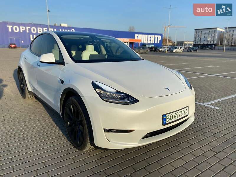 Tesla Model Y 2021