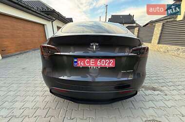 Позашляховик / Кросовер Tesla Model Y 2024 в 