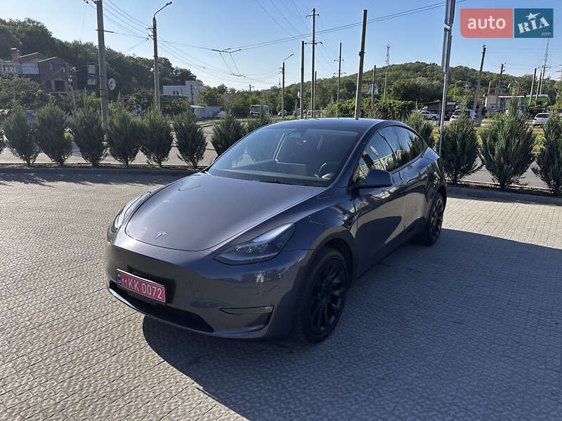 Tesla Model Y 2023