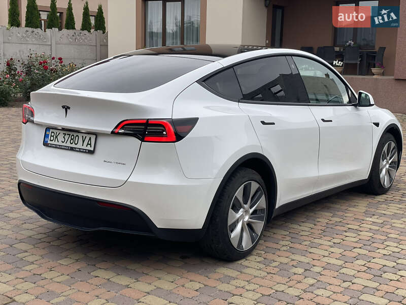 Позашляховик / Кросовер Tesla Model Y 2020 в Здолбуніві