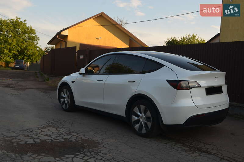 Позашляховик / Кросовер Tesla Model Y 2021 в Львові