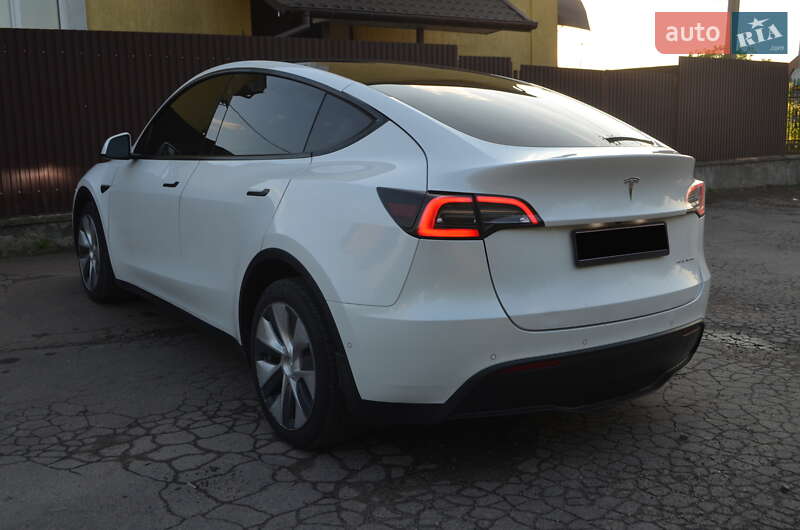Позашляховик / Кросовер Tesla Model Y 2021 в Львові