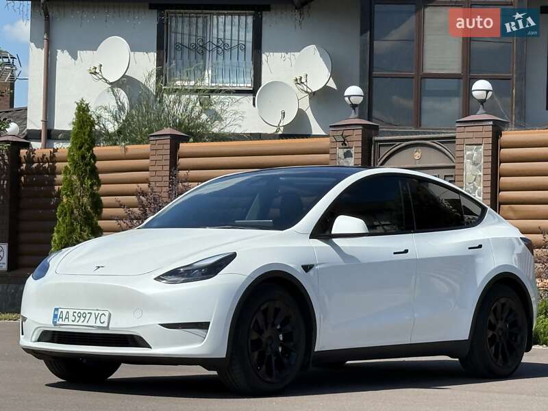 Позашляховик / Кросовер Tesla Model Y 2022 в Києві