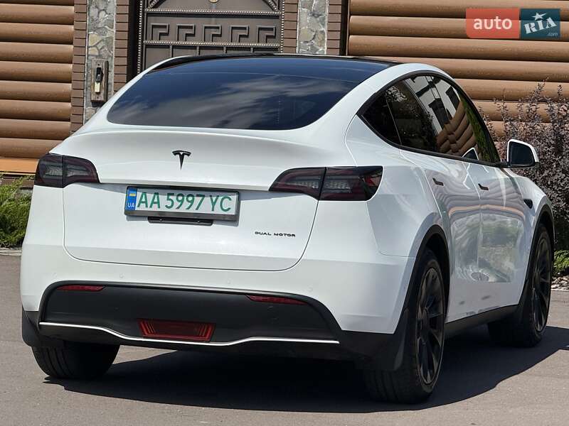 Позашляховик / Кросовер Tesla Model Y 2022 в Києві