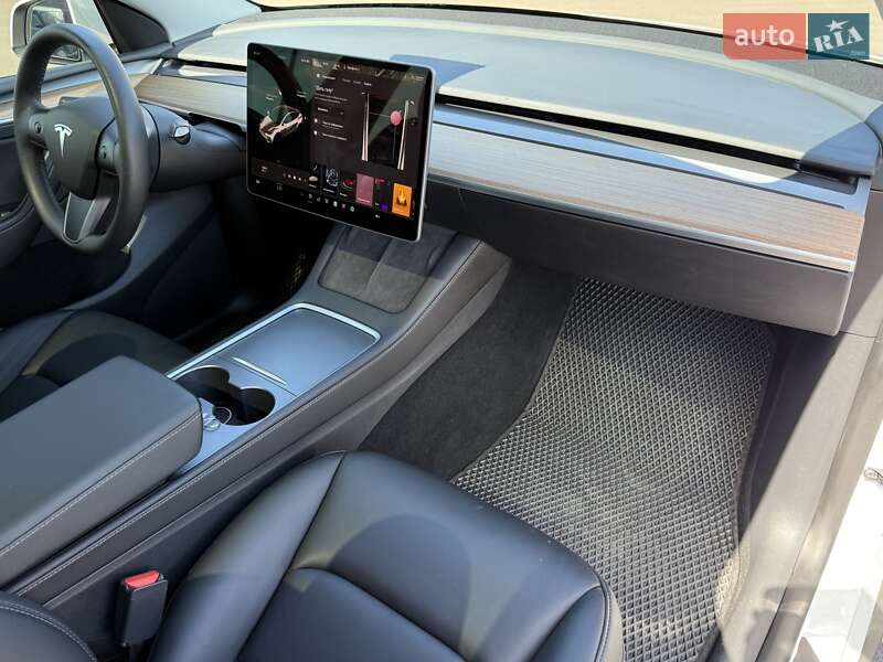 Позашляховик / Кросовер Tesla Model Y 2022 в Києві