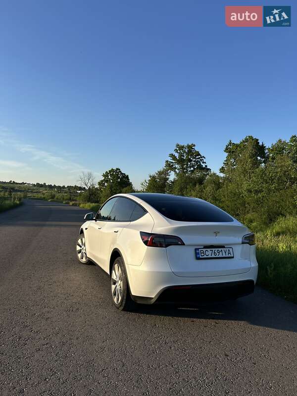 Внедорожник / Кроссовер Tesla Model Y 2023 в Трускавце