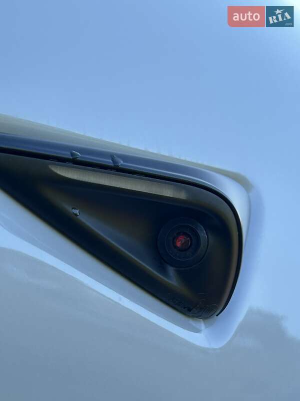 Внедорожник / Кроссовер Tesla Model Y 2023 в Трускавце