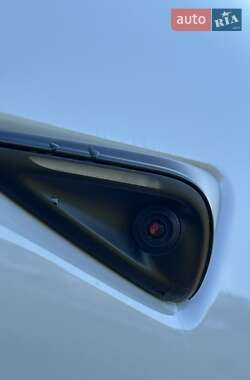 Внедорожник / Кроссовер Tesla Model Y 2023 в 