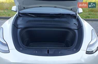 Внедорожник / Кроссовер Tesla Model Y 2021 в 