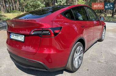Позашляховик / Кросовер Tesla Model Y 2024 в 