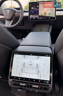 Позашляховик / Кросовер Tesla Model Y 2022 в 