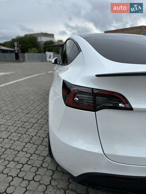 Внедорожник / Кроссовер Tesla Model Y 2022 в Черновцах