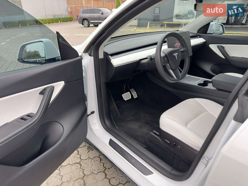 Внедорожник / Кроссовер Tesla Model Y 2022 в Черновцах