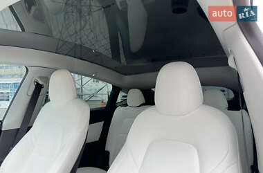 Внедорожник / Кроссовер Tesla Model Y 2022 в 