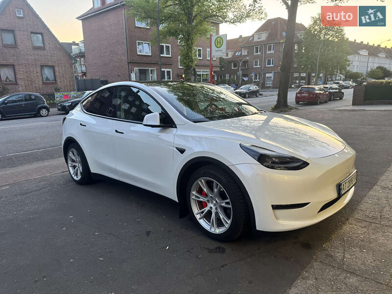 Позашляховик / Кросовер Tesla Model Y 2022 в Києві