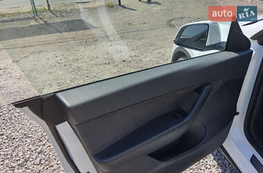 Позашляховик / Кросовер Tesla Model Y 2021 в 