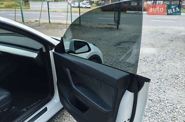 Позашляховик / Кросовер Tesla Model Y 2021 в 